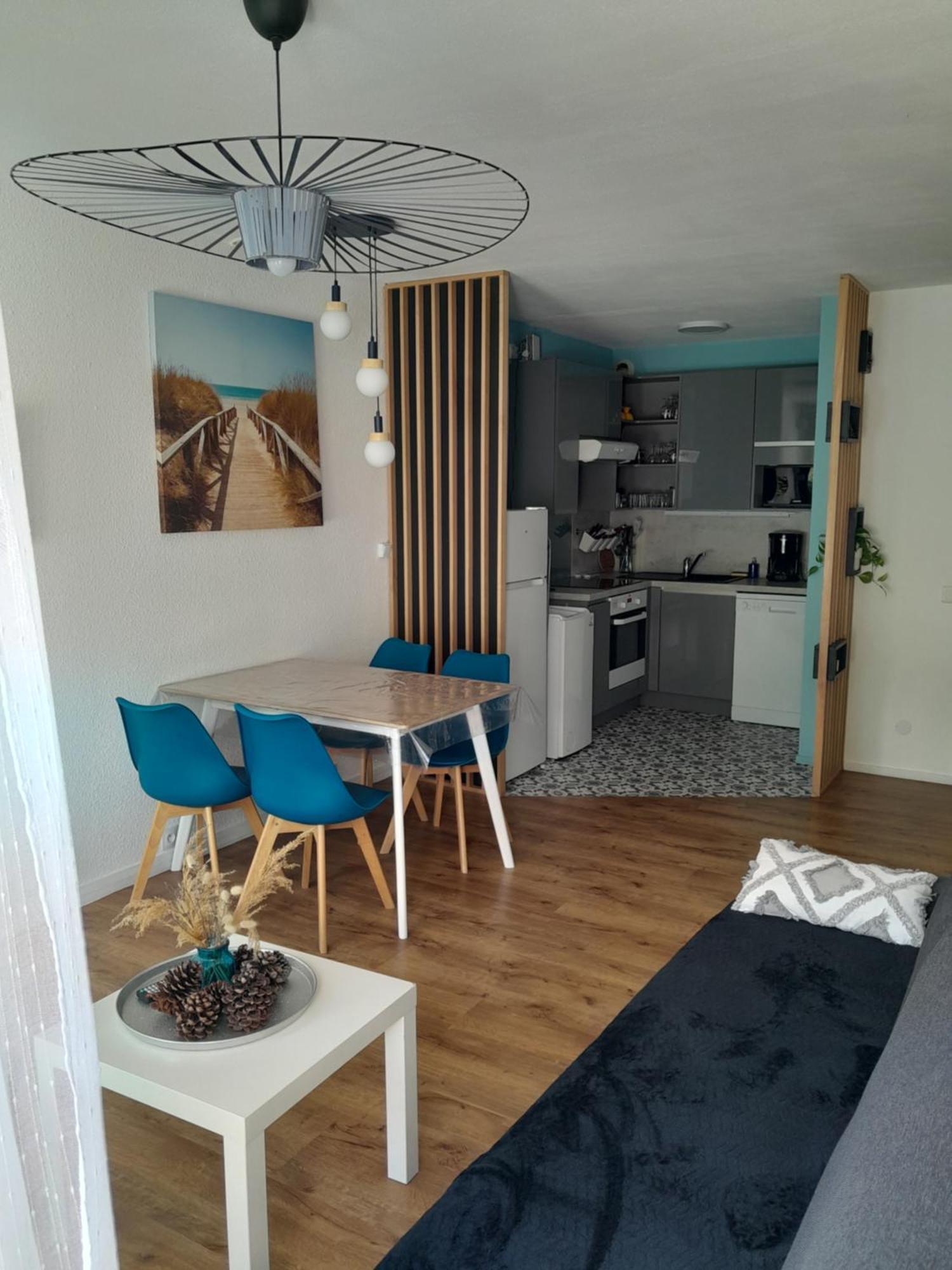 Joli 2 Pieces Sur Le Port Avec Piscine, Terrasse, Parking Lägenhet Capbreton Exteriör bild